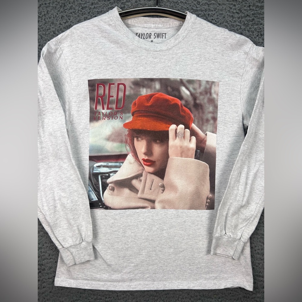 Taylor Swift Red Album Crewneck L/S Shirt Medium Swifties Officially Licensed